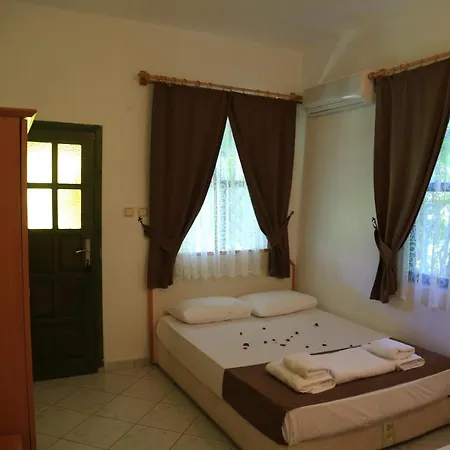 Bed & Breakfast Tunays Pansiyon *